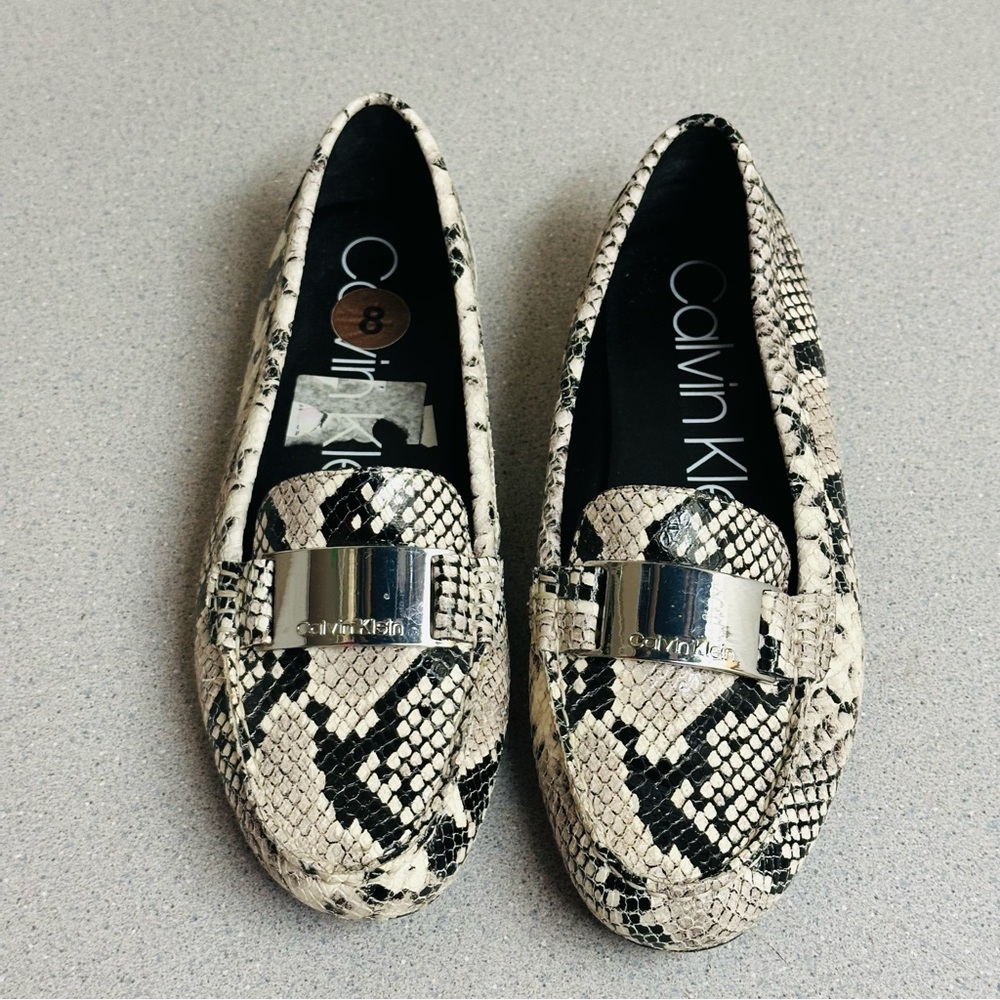 Calvin Klein Women's Snakeskin Lisette Size 8M Round Toe Slip On Leather Loafers